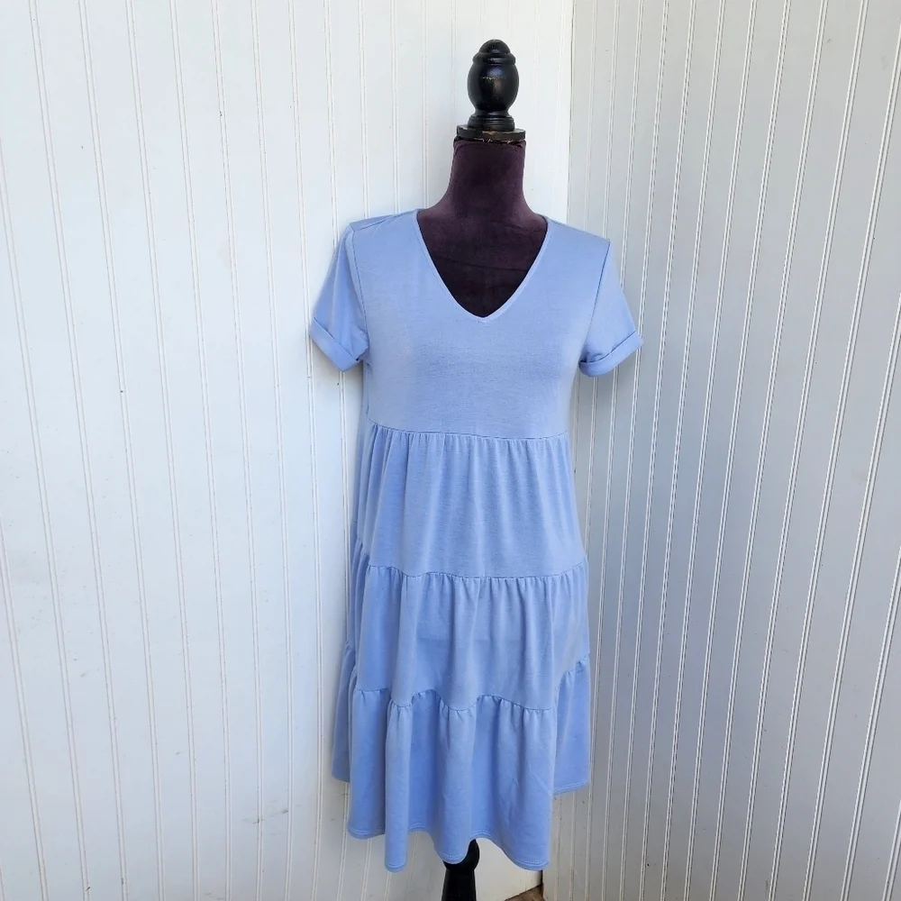 Crown & Ivy Women's Blue Dress Tiered Boho Babydoll V-Neck $59.50 Sz S